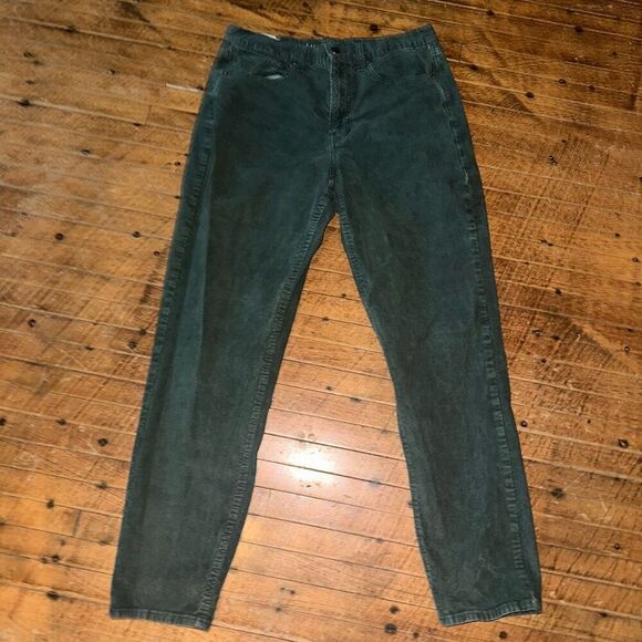 American Eagle green corduroy 6 relaxed Mom jeans - Picture 1 of 3